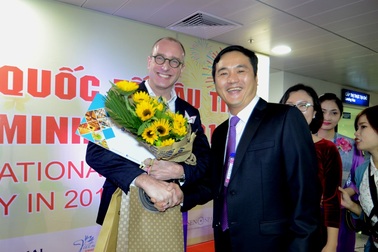 Thú vị khi du khách quốc tế cố gắng nói... Chúc mừng năm mới!