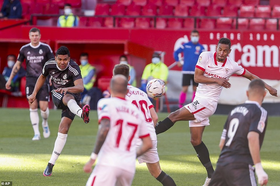 Real Madrid đánh bại Sevilla nhờ bàn phản lưới nhà - 4 Real Madrid đánh bại Sevilla nhờ bàn phản lưới nhà - 4