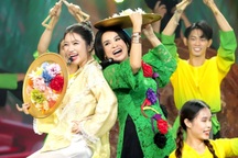 Diva Thanh Lam nói gì khi biểu diễn "Áo mới Cà Mau" bị chỉ trích?