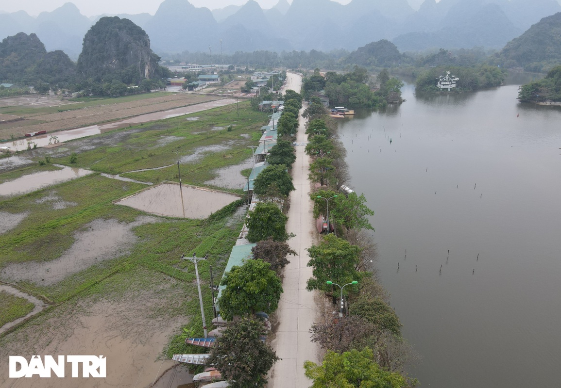 Hàng nghìn con đò nằm úp, Chùa Hương ảm đạm chưa từng có ngày đầu năm - 11 Hàng nghìn con đò nằm úp, Chùa Hương ảm đạm chưa từng có ngày đầu năm - 11
