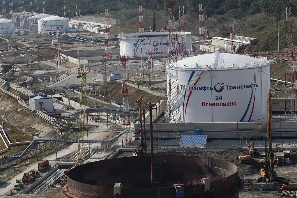 Ukraine tập kích ngành năng lượng Nga, 2% cung dầu thế giới bị ảnh hưởng - 1 Ukraine tập kích ngành năng lượng Nga, 2% cung dầu thế giới bị ảnh hưởng - 1