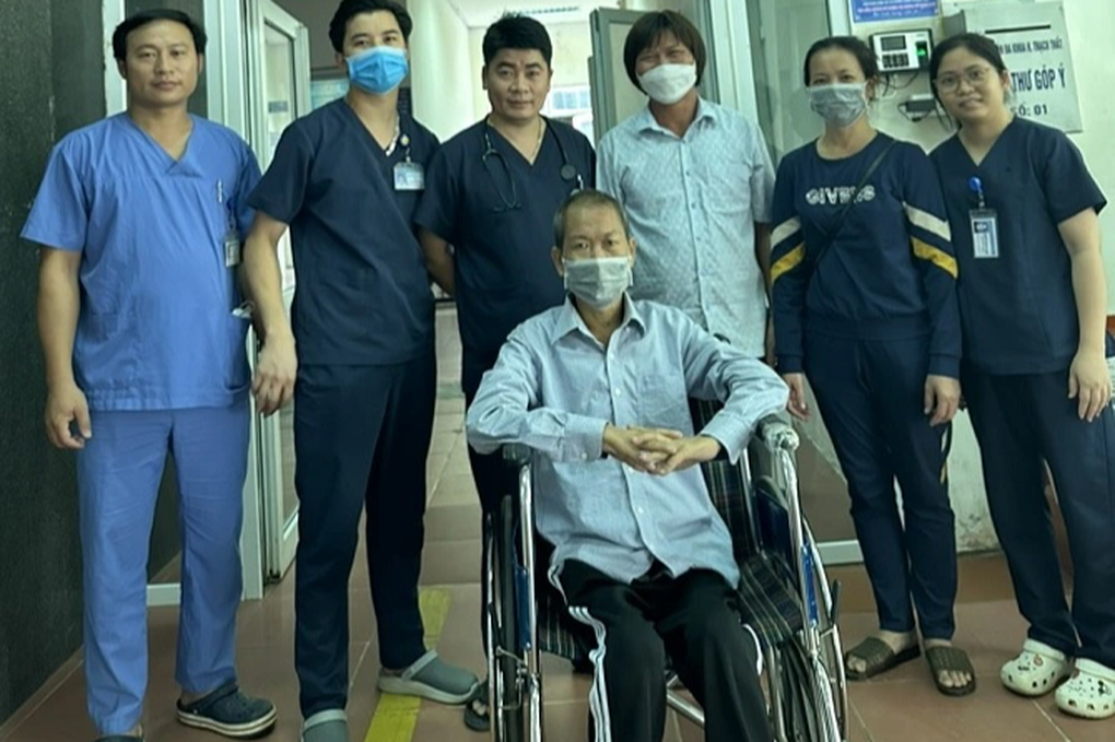 Hà Nội: Nghiện rượu, người đàn ông rơi vào hôn mê, nhiều lần ngừng tim - 1 Hà Nội: Nghiện rượu, người đàn ông rơi vào hôn mê, nhiều lần ngừng tim - 1