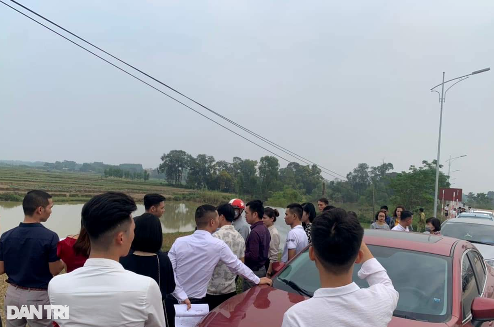 Khách hàng sẵn tiền nhưng kiến thức còn non sẽ là con mồi của cò đất? - 2 Khách hàng sẵn tiền nhưng kiến thức còn non sẽ là con mồi của cò đất? - 2