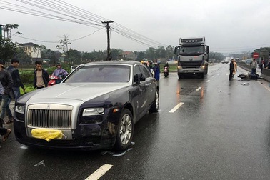 Siêu xe Roll Royce gây tai nạn liên hoàn khiến một người chết