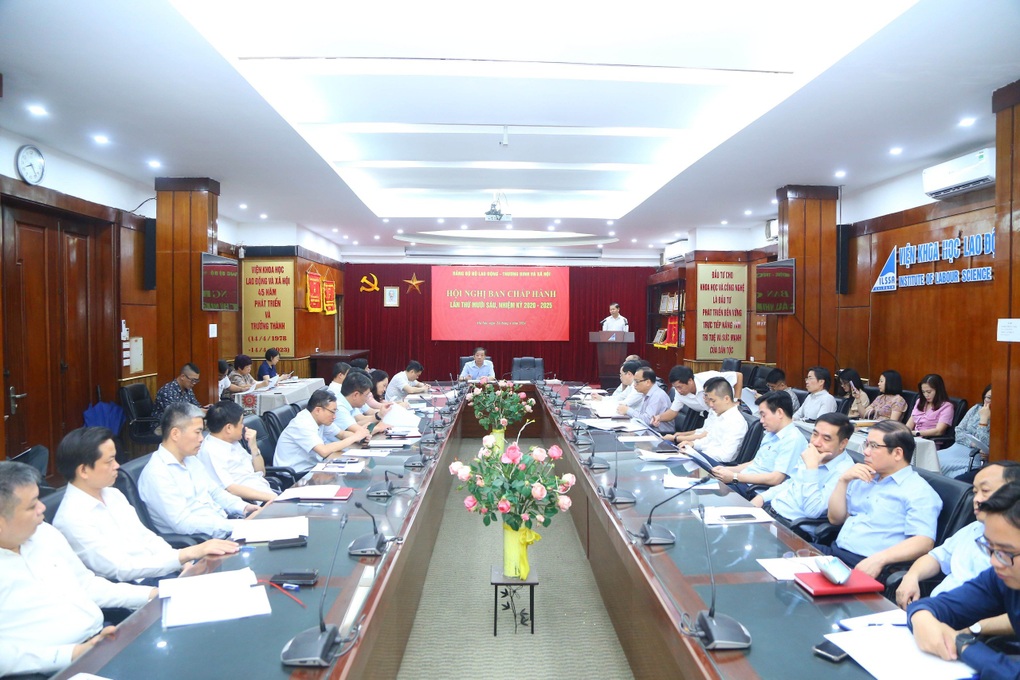 Giới thiệu bổ sung quy hoạch Phó Bí thư Đảng ủy Bộ LĐ-TBXH - 1 Giới thiệu bổ sung quy hoạch Phó Bí thư Đảng ủy Bộ LĐ-TBXH - 1