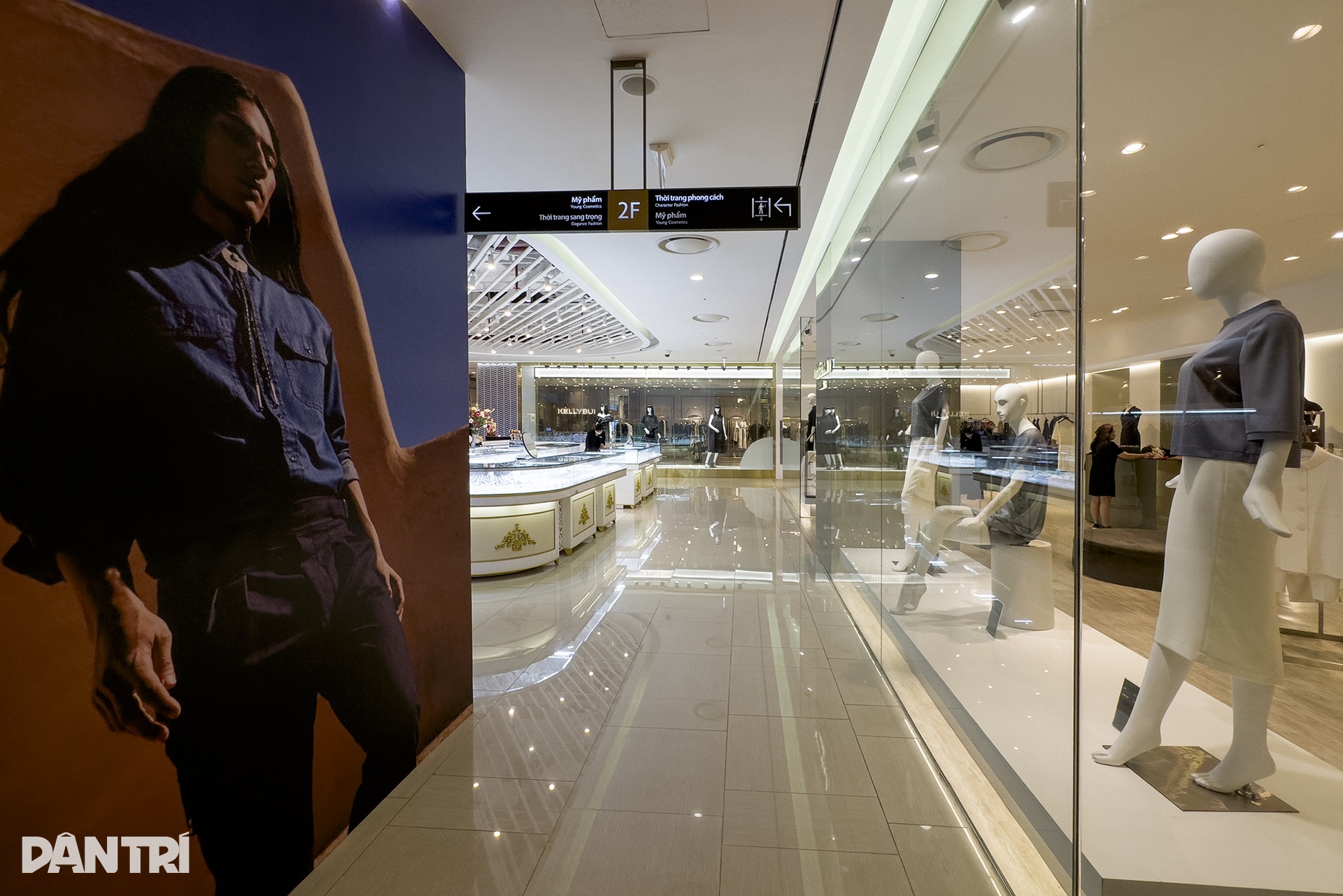 Các trung tâm thương mại hàng đầu của Hà Nội vắng khách - 8 Các trung tâm thương mại hàng đầu của Hà Nội vắng khách - 8