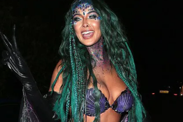 Đêm Halloween, "sao" hóa trang thế nào?