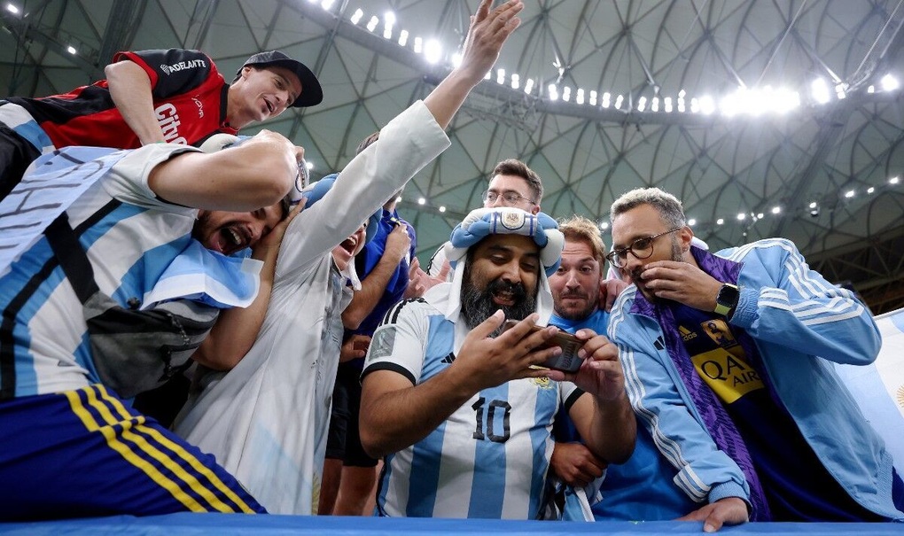 Vé chợ đen tăng gần 10 lần trước trận chung kết World Cup - 1 Vé chợ đen tăng gần 10 lần trước trận chung kết World Cup - 1