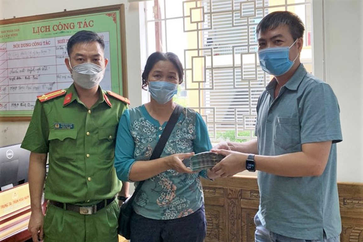 Người phụ nữ bất ngờ nhận cuộc gọi xin lại 250 triệu đồng chuyển nhầm - 1 Người phụ nữ bất ngờ nhận cuộc gọi xin lại 250 triệu đồng chuyển nhầm - 1