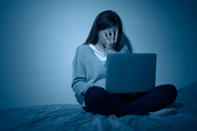 2% trẻ bị yêu cầu nói chuyện sex khi truy cập internet