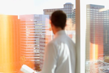 Sếp già “mặc áo cà sa”