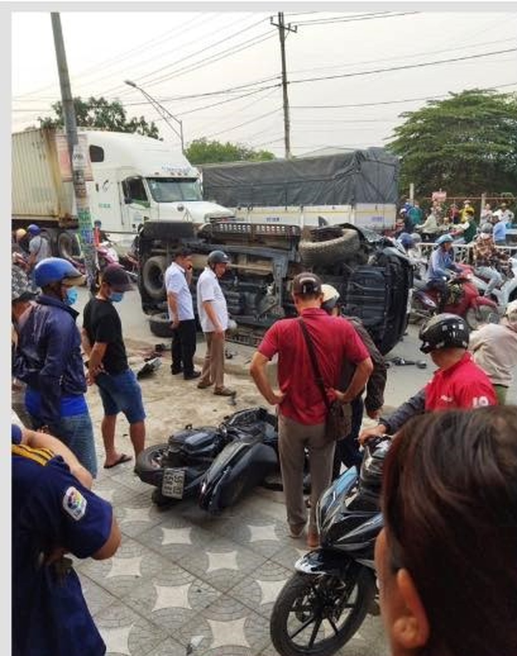 Thiếu tá công an cùng 2 người bị ô tô nghi chở hàng cấm tông tử vong - 2 Thiếu tá công an cùng 2 người bị ô tô nghi chở hàng cấm tông tử vong - 2