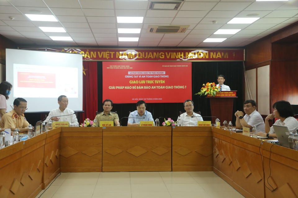 Phát động cuộc thi “Chung tay vì an toàn giao thông trên mạng xã hội VCNet” - 2 Phát động cuộc thi “Chung tay vì an toàn giao thông trên mạng xã hội VCNet” - 2