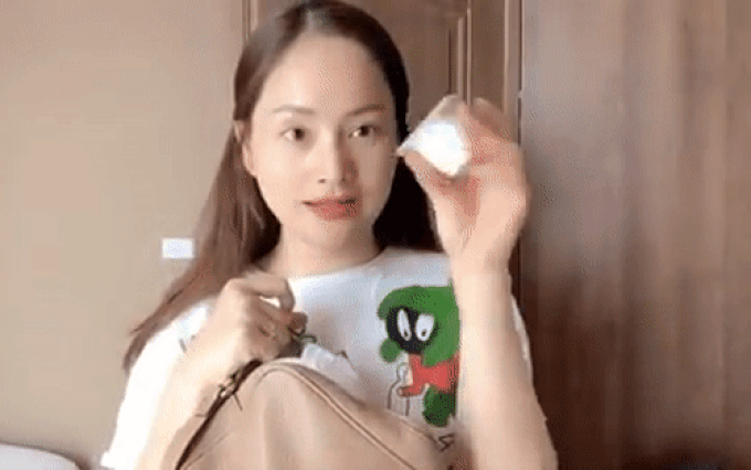 Sao Việt chăm con vẫn không quên "chơi" đồ hiệu: Sắm toàn túi nghìn đô để đựng bỉm sửa - Ảnh 6. Sao Việt chăm con vẫn không quên "chơi" đồ hiệu: Sắm toàn túi nghìn đô để đựng bỉm sửa - Ảnh 6.