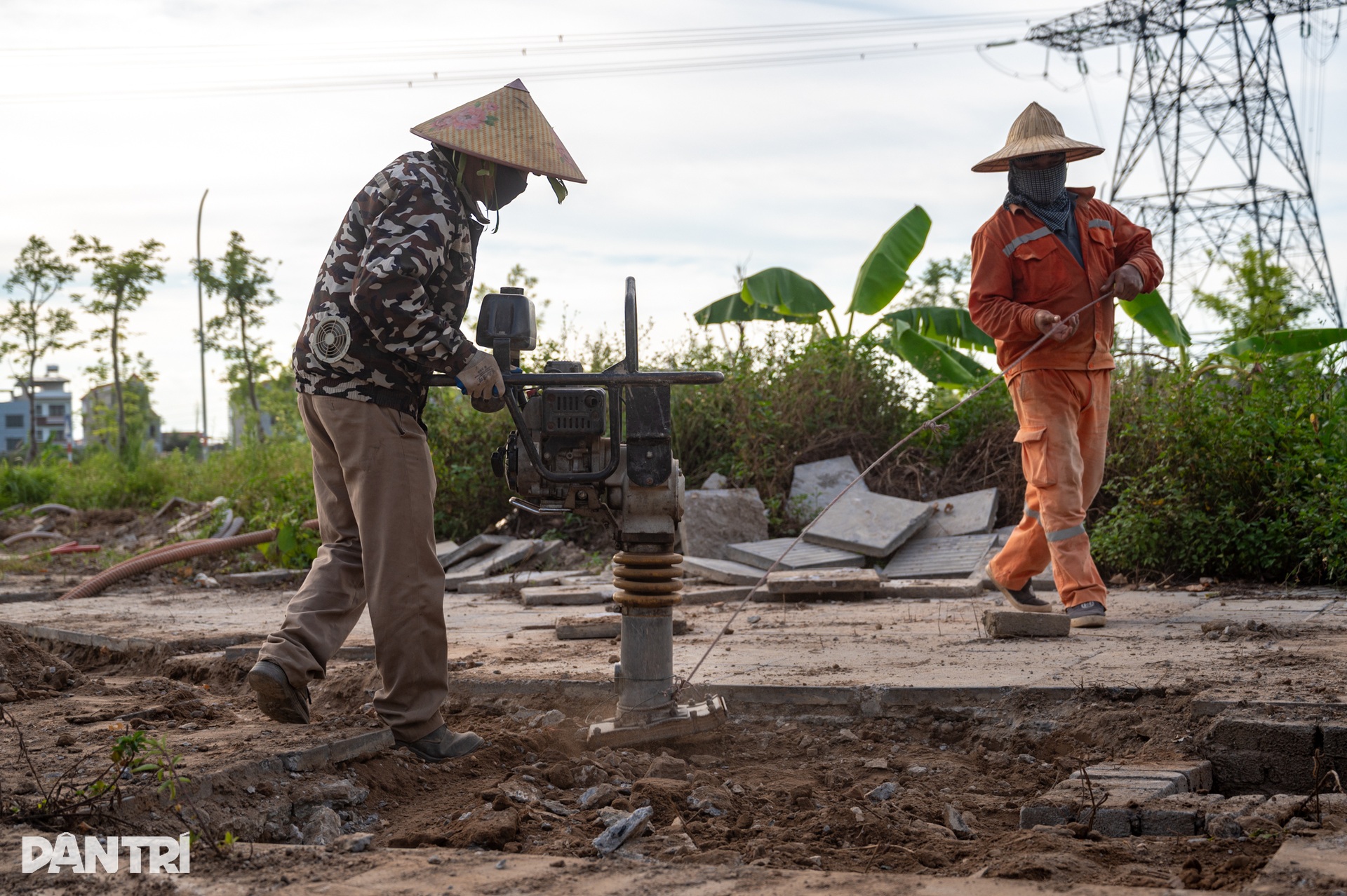 Những ngôi nhà đầu tiên dần thành hình tại khu tái định cư Thư Lâm - 11