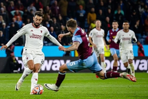 HLV Ten Hag ca ngợi cầu thủ Man Utd sau chiến thắng trước Burnley