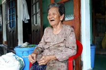 Cụ bà Quảng Trị 102 tuổi có 12 người con, 176 cháu nội ngoại