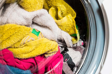 Chọn mức nước, bột giặt và những cách giúp tiết kiệm điện cho máy giặt