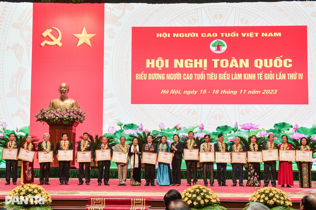Thủ tướng: Người cao tuổi là chỗ dựa vững chắc cho các thế hệ con cháu - 2 Thủ tướng: Người cao tuổi là chỗ dựa vững chắc cho các thế hệ con cháu - 2