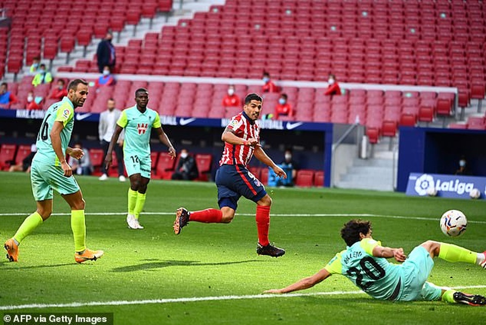 Luis Suarez lập cú đúp trong chiến thắng 6-1 của Atletico - 5 Luis Suarez lập cú đúp trong chiến thắng 6-1 của Atletico - 5