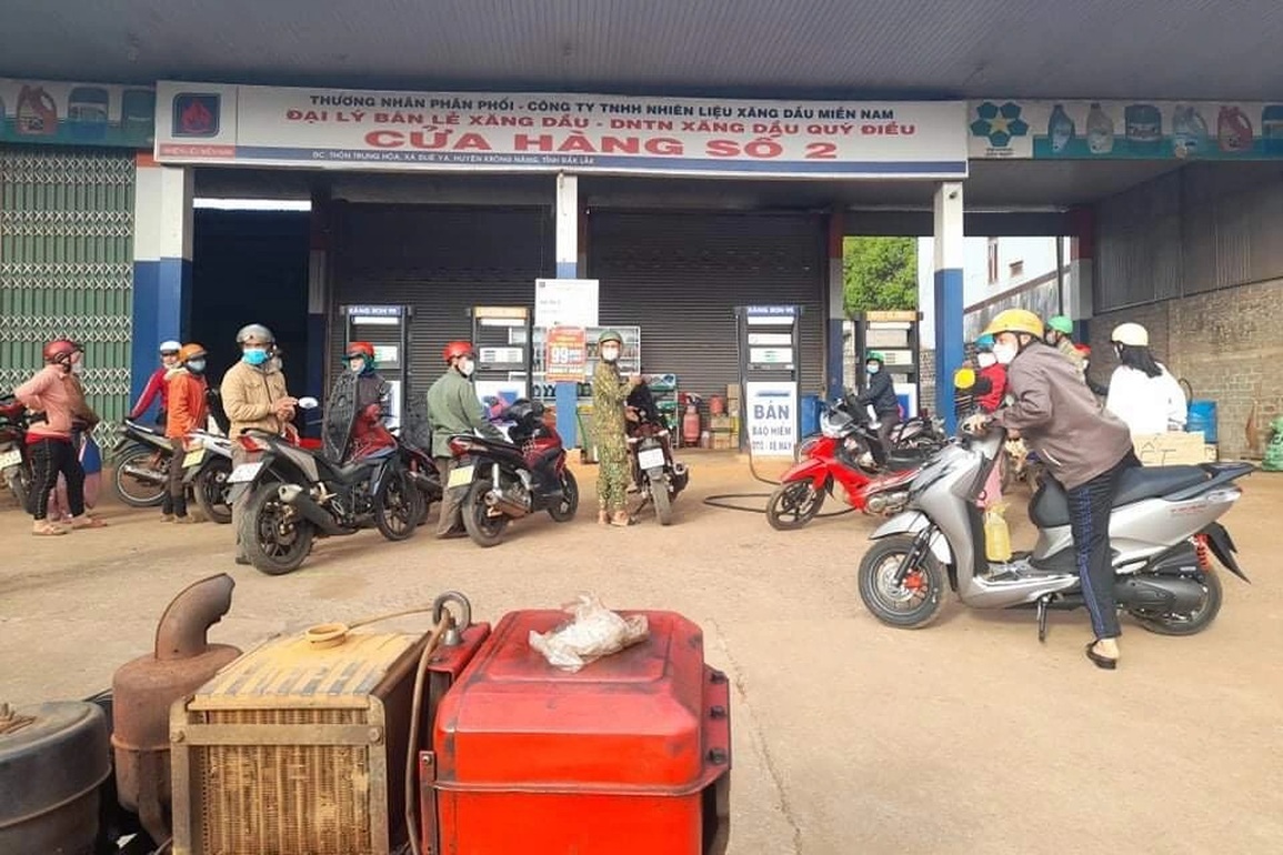 Doanh nghiệp méo mặt khi cửa hàng xăng dầu càng đông khách... càng lỗ - 2 Doanh nghiệp méo mặt khi cửa hàng xăng dầu càng đông khách... càng lỗ - 2