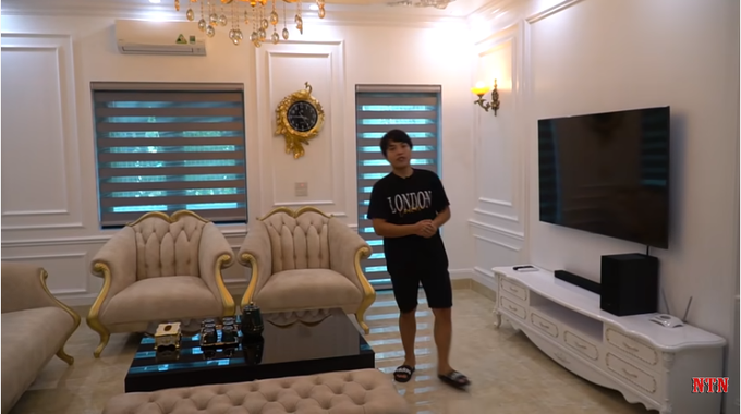 Tuyên bố comeback chinh phục nút kim cương, NTN khoe khéo nhà 4 tầng mới xây, phong cách hoàng gia mạ vàng! - Ảnh 14. Tuyên bố comeback chinh phục nút kim cương, NTN khoe khéo nhà 4 tầng mới xây, phong cách hoàng gia mạ vàng! - Ảnh 14.
