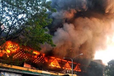 Thủ tướng yêu cầu tổng kiểm tra sau vụ cháy chợ Quảng Ngãi