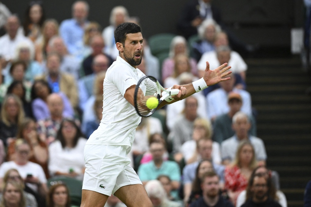 Djokovic thể hiện khát vọng lên ngôi vô địch Wimbledon 2023 - 2 Djokovic thể hiện khát vọng lên ngôi vô địch Wimbledon 2023 - 2