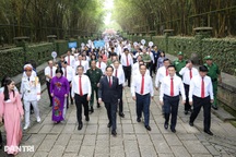 Đại biểu dự Đại hội Đảng bộ TPHCM tham quan các công trình tiêu biểu