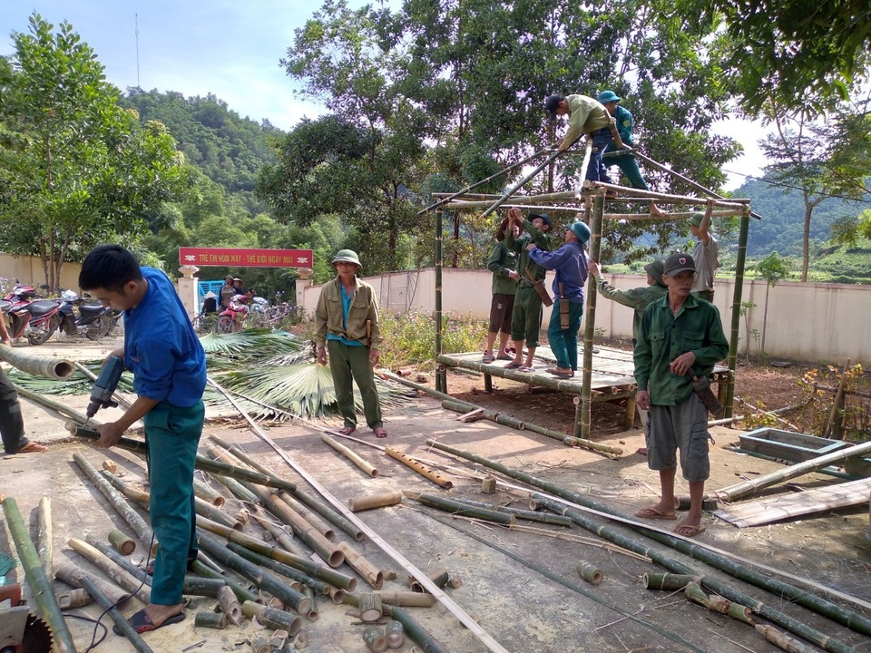 Chiến sĩ quân hàm xanh “tiếp sức” năm học mới cho học sinh nơi biên giới - 7 Chiến sĩ quân hàm xanh “tiếp sức” năm học mới cho học sinh nơi biên giới - 7