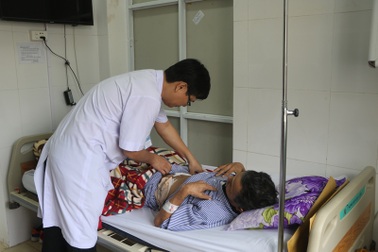 Lần đầu tiên phẫu thuật Miles nội soi cắt ung thư trực tràng thấp