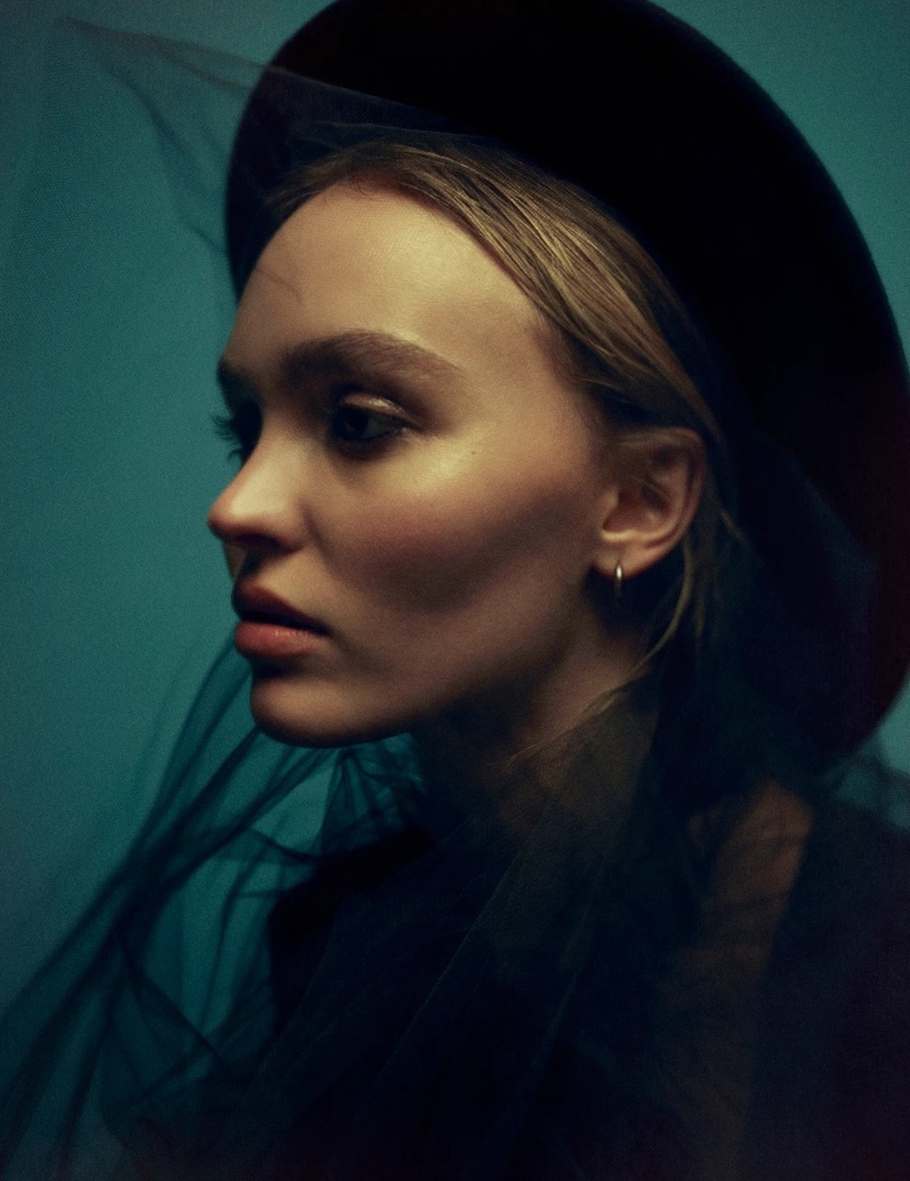 Chờ cha ruột thoát khỏi bão scandal, Lily-Rose Depp lập tức gây bão - 6 Chờ cha ruột thoát khỏi bão scandal, Lily-Rose Depp lập tức gây bão - 6
