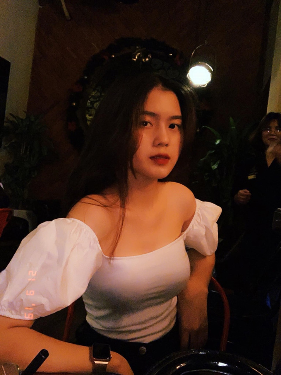 Cận cảnh nhan sắc xinh như mộng của bạn gái cầu thủ Thành Chung - 17 Cận cảnh nhan sắc xinh như mộng của bạn gái cầu thủ Thành Chung - 17
