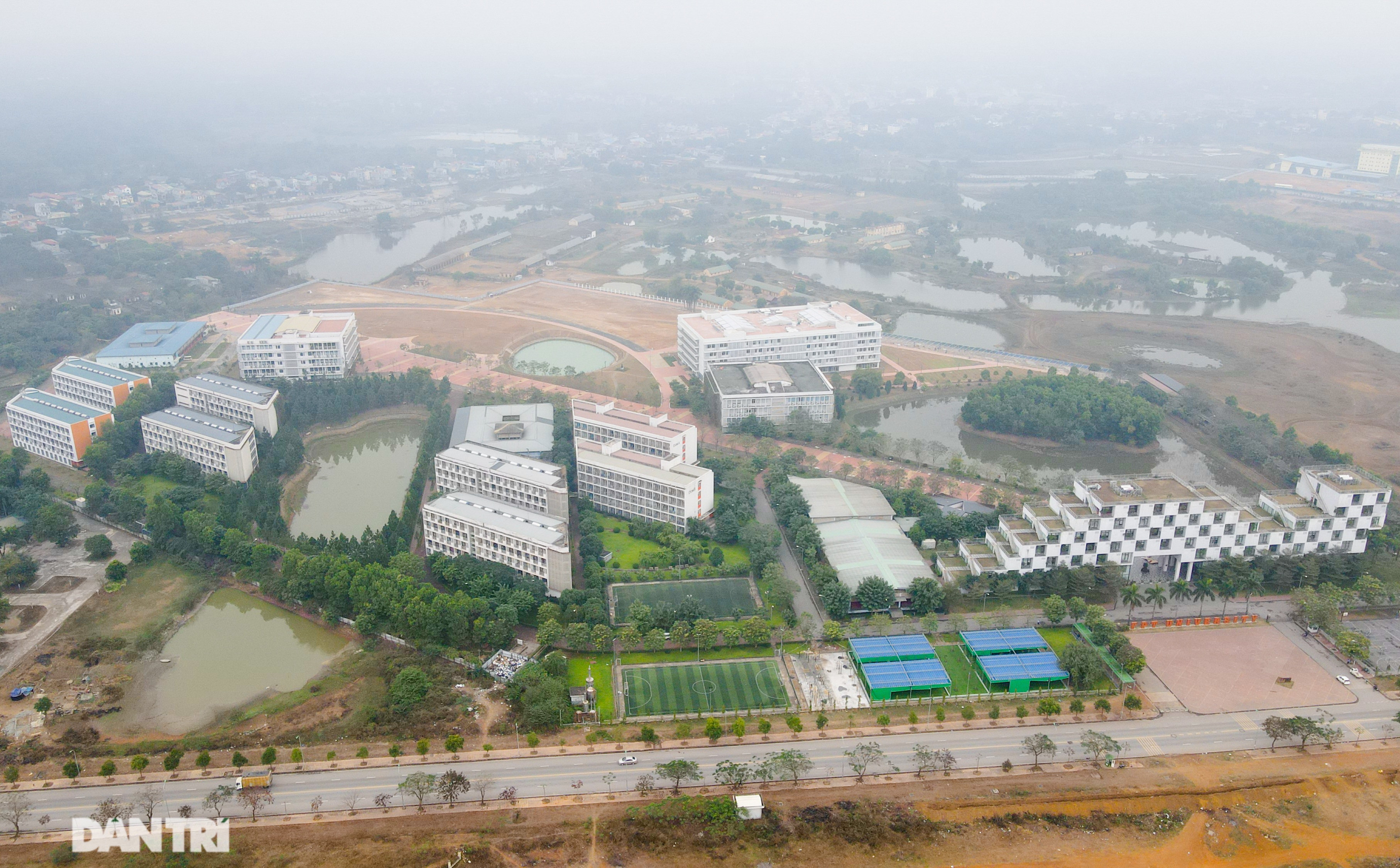 Sinh viên Đại học FPT tự giác đến trường cách ly sau khi có ca Covid-19 - 1 Sinh viên Đại học FPT tự giác đến trường cách ly sau khi có ca Covid-19 - 1