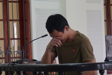 Đâm chết anh họ, ra tòa xin kể chuyện