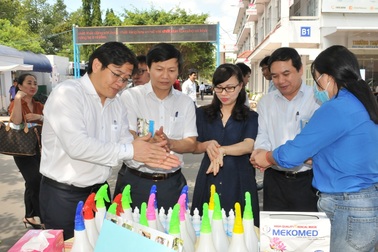 An Giang, Đồng Tháp, Vĩnh Long cho học sinh, sinh viên nghỉ đến hết tháng 2