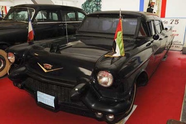 Thăm bảo tàng ô tô tổng thống ở Pháp