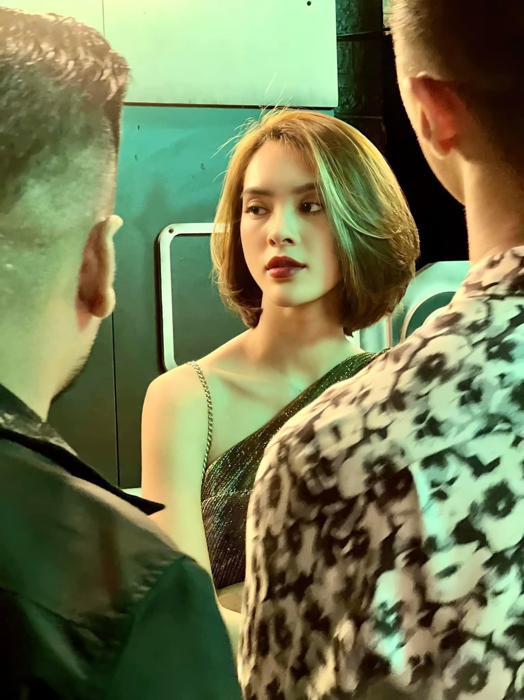 Quỳnh Lương Lối nhỏ vào đời nói gì trước tin đồn có đại gia chống lưng? - 2 Quỳnh Lương Lối nhỏ vào đời nói gì trước tin đồn có đại gia chống lưng? - 2