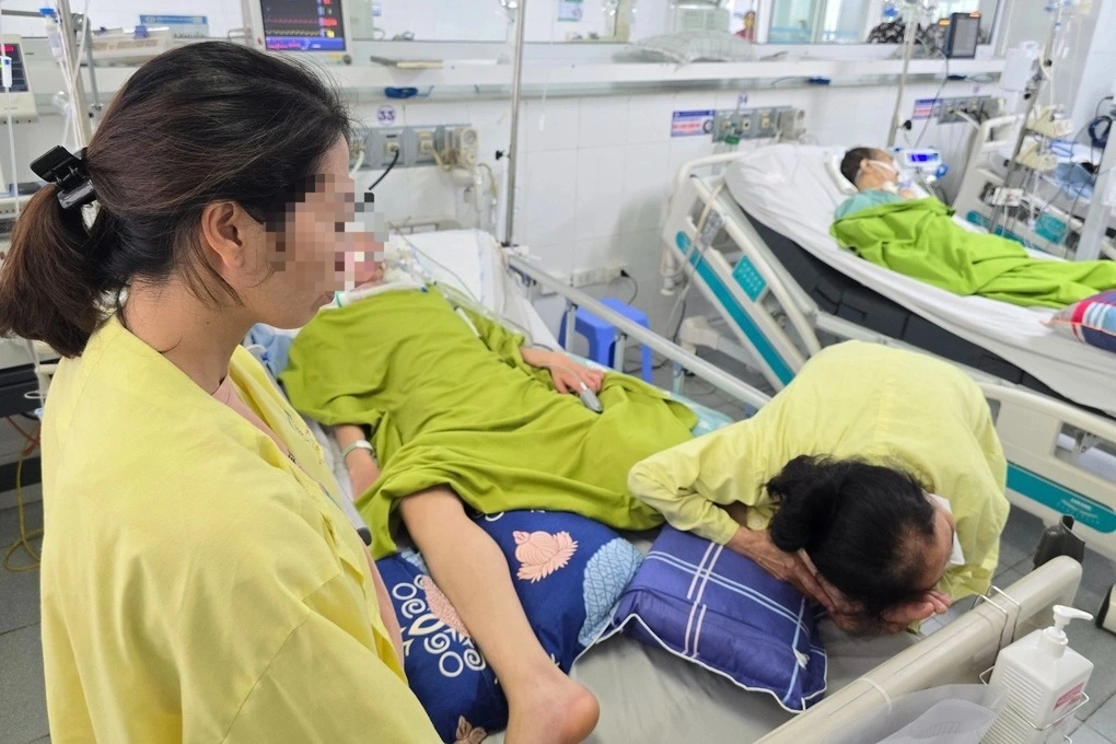 Nam sinh lớp 8 bị đánh chấn thương não chuyển viện lên tuyến trên - 1 Nam sinh lớp 8 bị đánh chấn thương não chuyển viện lên tuyến trên - 1