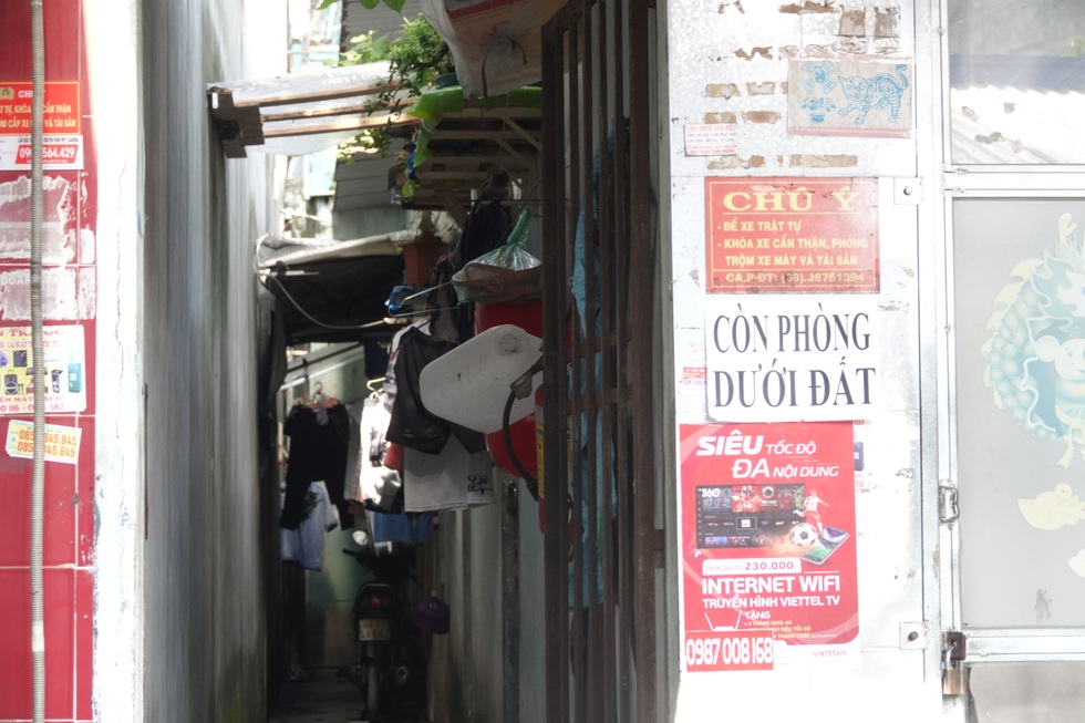 Công nhân bỏ phố về quê, chủ trọ khóc ròng, tiểu thương cũng sạt nghiệp - 4 Công nhân bỏ phố về quê, chủ trọ khóc ròng, tiểu thương cũng sạt nghiệp - 4
