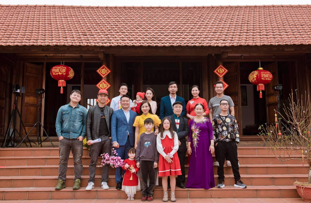 Á quân Sao Mai Hồng Hạnh ra MV ngập tràn không khí Tết - 4 Á quân Sao Mai Hồng Hạnh ra MV ngập tràn không khí Tết - 4