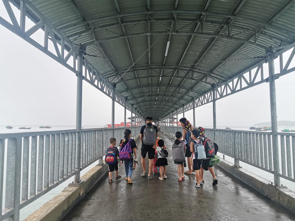 Ông bố Hà Nội bỏ quên con ở trạm nghỉ, đi 5km mới nháo nhào quay lại tìm - 1 Ông bố Hà Nội bỏ quên con ở trạm nghỉ, đi 5km mới nháo nhào quay lại tìm - 1