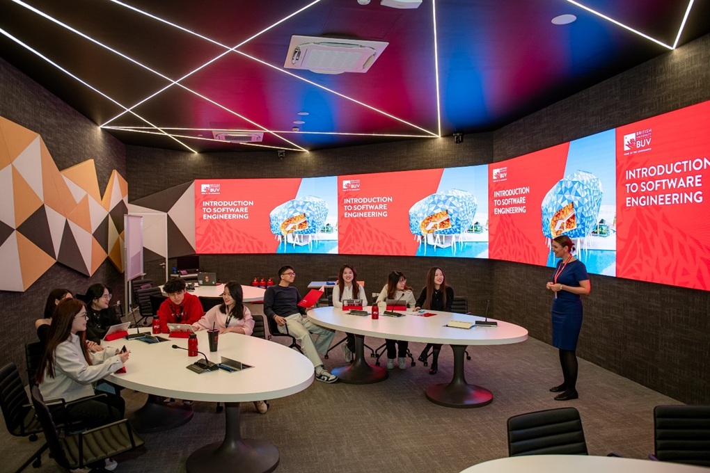 British University Vietnam utbyter avsiktsförklaring med Manchester Metropolitan University - 3 Trường Đại học Anh Quốc Việt Nam trao đổi ý định thư với Đại học Manchester Metropolitan - 3