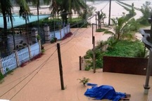 Mưa lũ ở miền Trung làm 2 người chết, hơn 4.600 nhà bị ngập nước