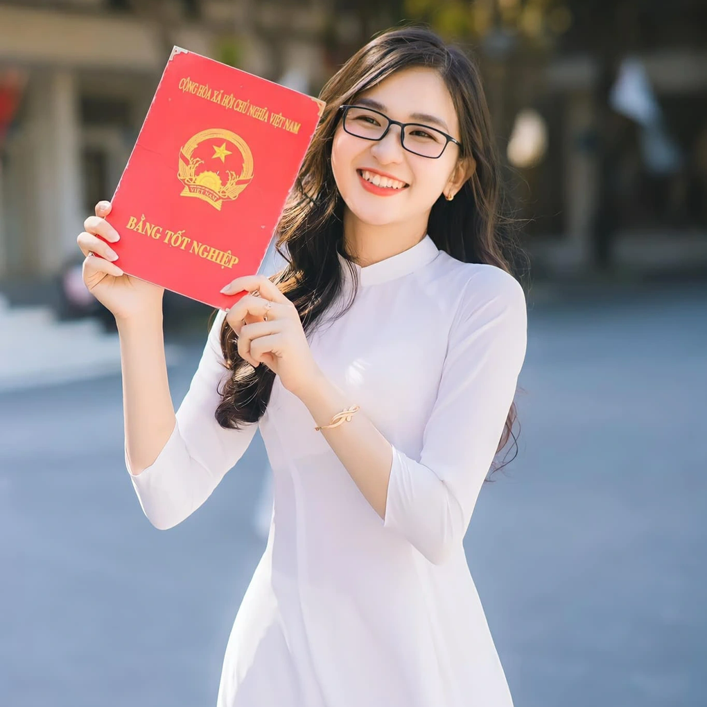 Cô giáo trẻ xinh đẹp xôn xao cộng đồng mạng với nét chữ đẹp đến khó tin - 7 Cô giáo trẻ xinh đẹp xôn xao cộng đồng mạng với nét chữ đẹp đến khó tin - 7