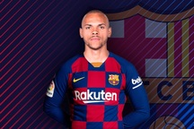 Barcelona chính thức công bố chiêu mộ tân binh