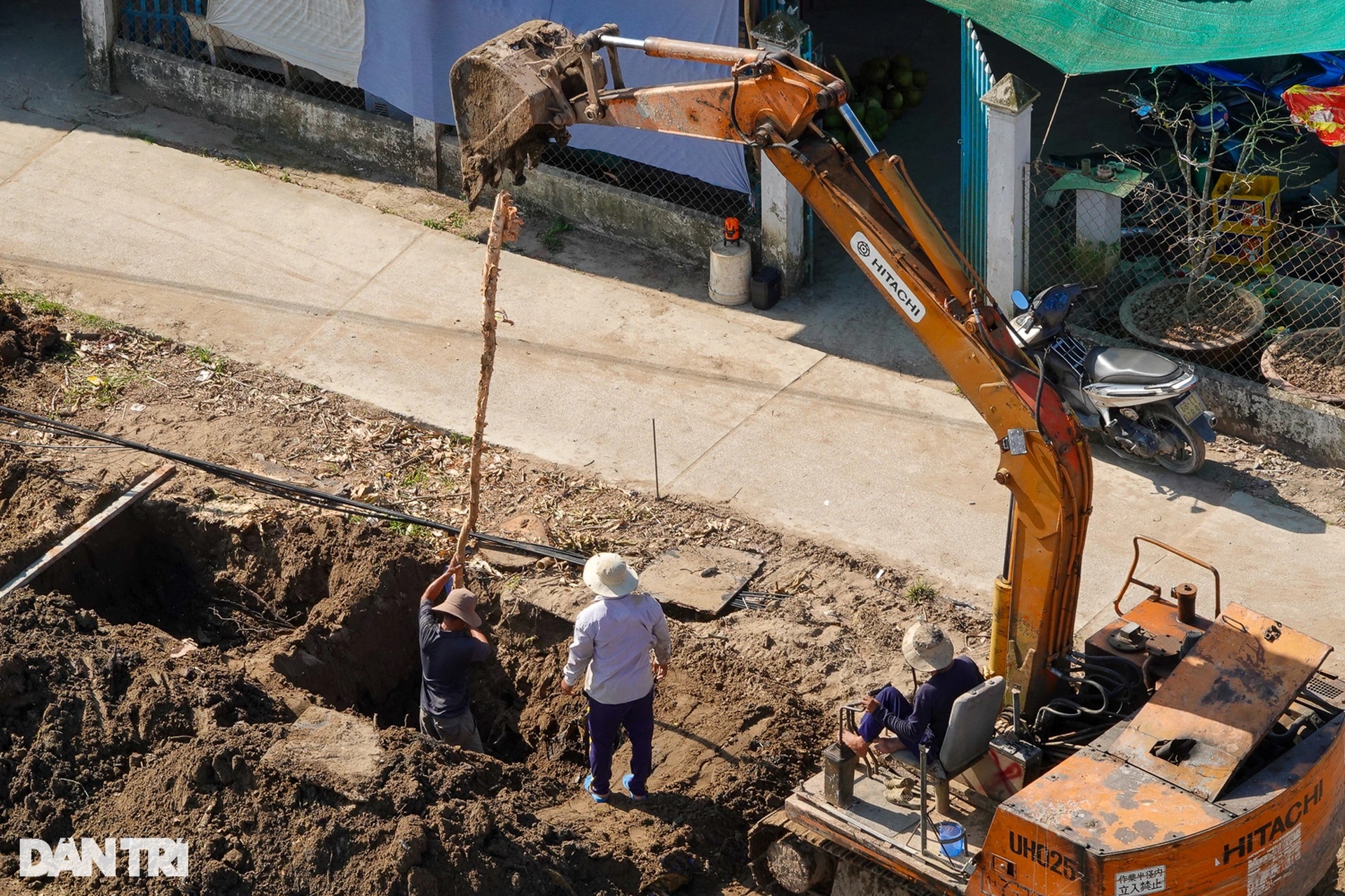 Đại công trường thi công lá chắn thép bảo vệ vùng ngọt ở ĐBSCL - 9 Đại công trường thi công lá chắn thép bảo vệ vùng ngọt ở ĐBSCL - 9