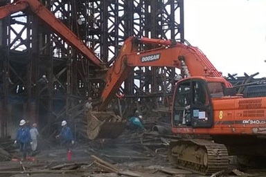 Phóng viên "truy" thông tin công nhân bị ép làm việc khi giàn giáo đã rung lắc