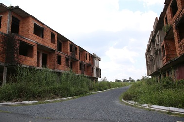 Cận cảnh “thành phố ma” trên đất vàng Tây Đô