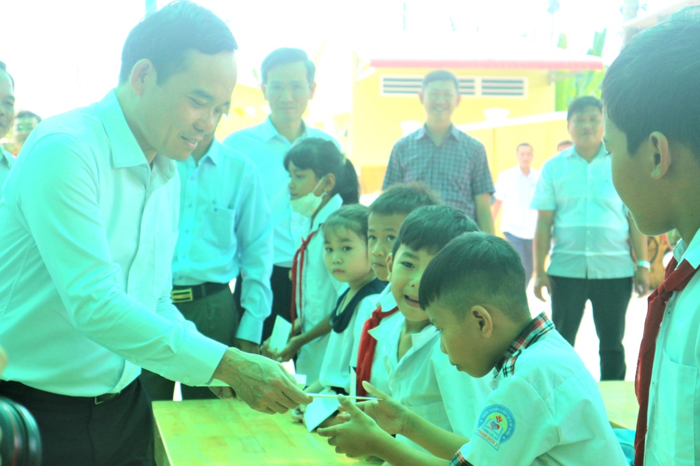 Đầu tư chương trình mục tiêu quốc gia tránh dàn trải để không lãng phí - 4 Đầu tư chương trình mục tiêu quốc gia tránh dàn trải để không lãng phí - 4